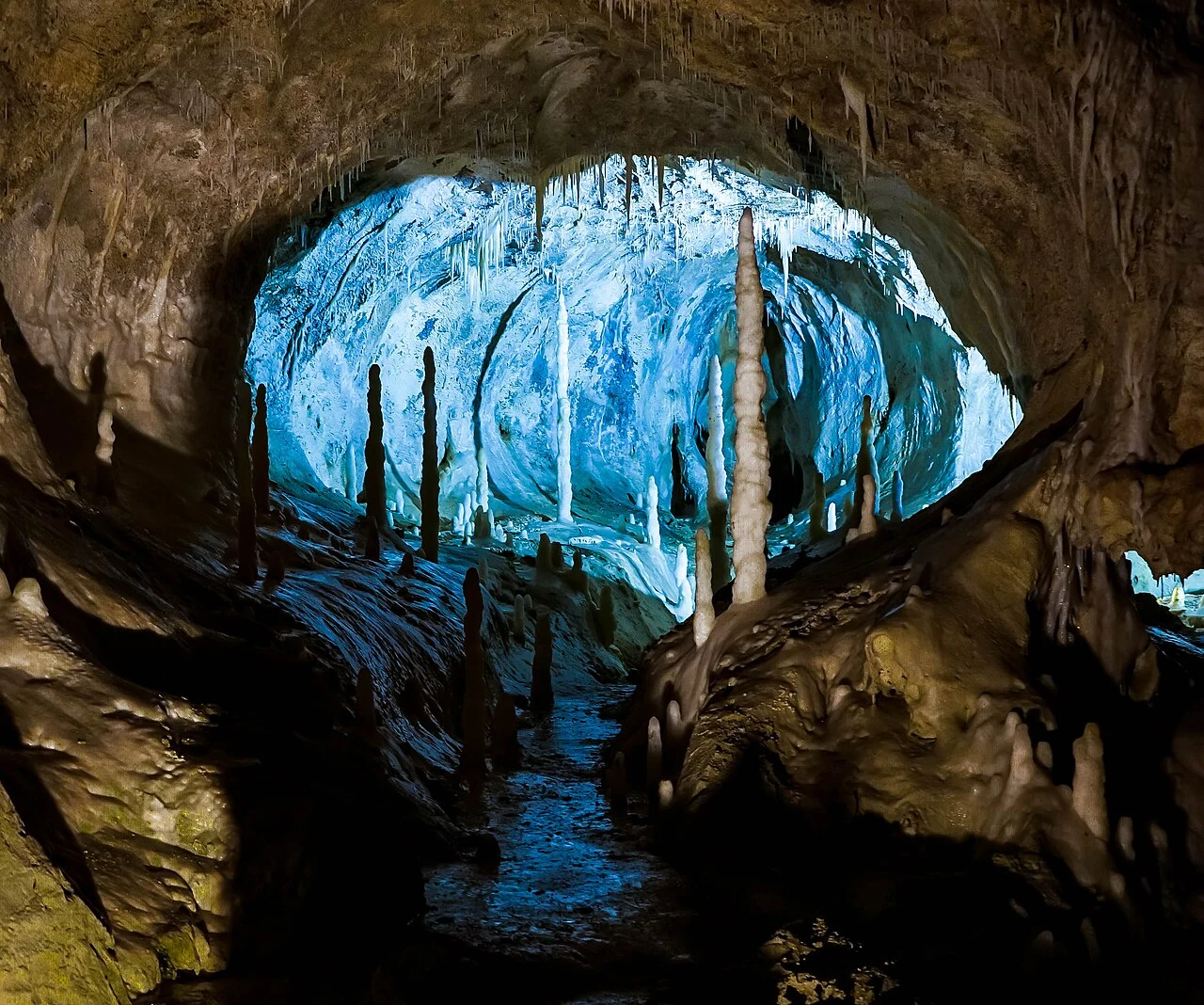 Grotte di Frasassi (Complesso Carsico Ipogeo)